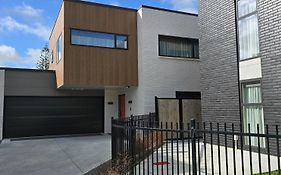 Stylish 3 Bedroom Home In Palmerston North